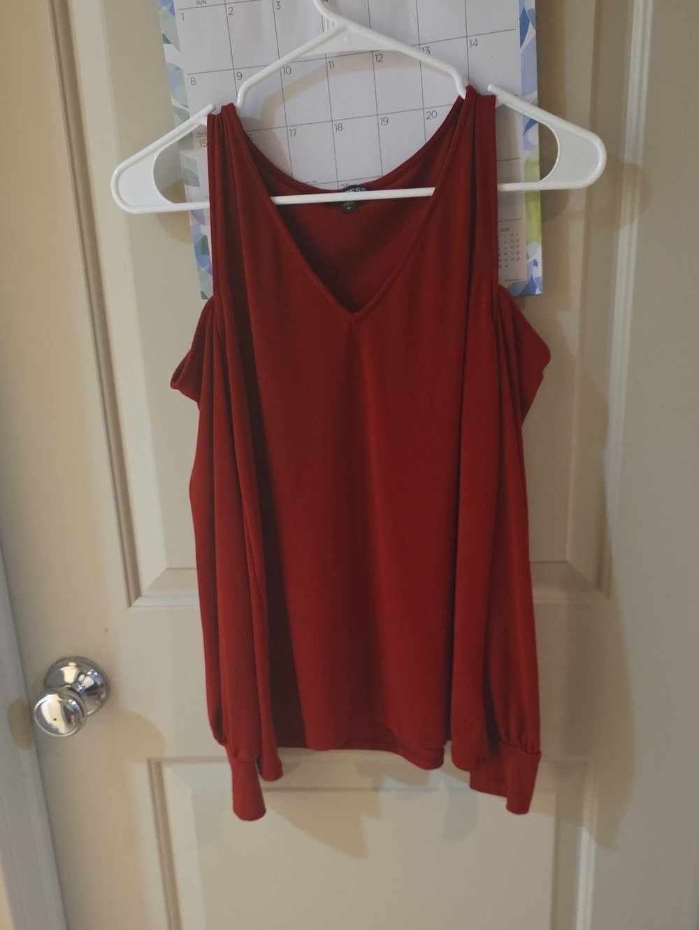 Express Cold-Shoulder V-Neck Women's Top in Deep Red